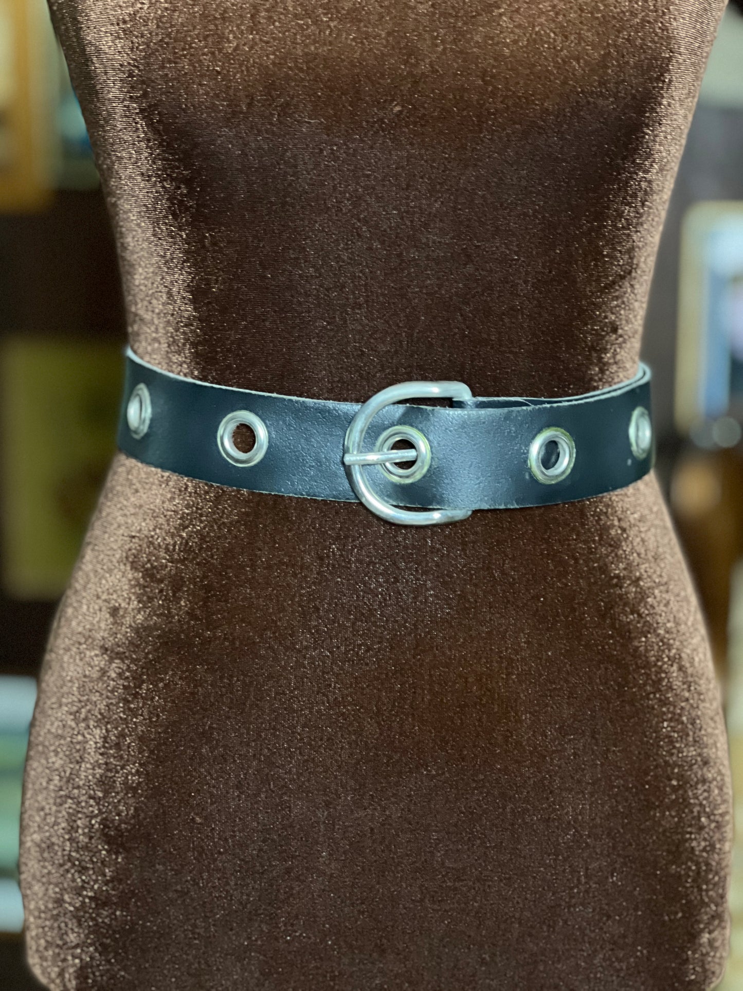 VTG 80’s Black Leather Hardware Belt OS