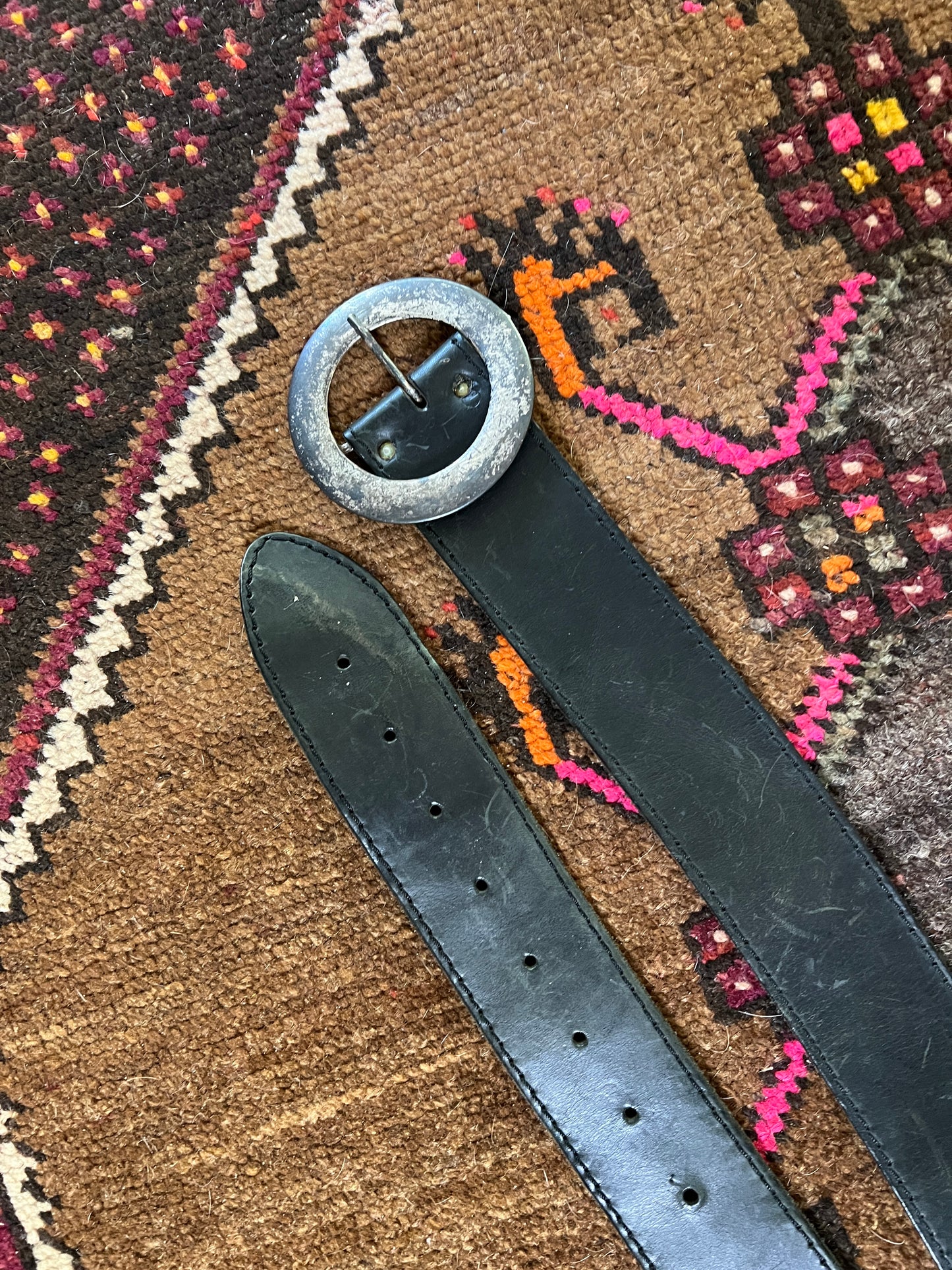 VINTAGE 60's Black Leather Round Buckle Belt 8-14