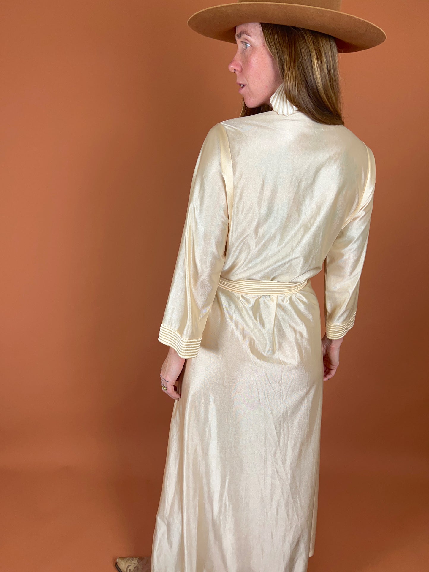 VINTAGE 70's Satin Robe OS