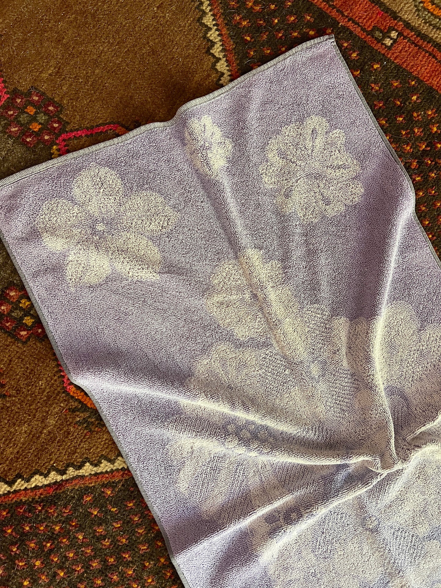 VINTAGE 60's Pastel Purple Floral Towel