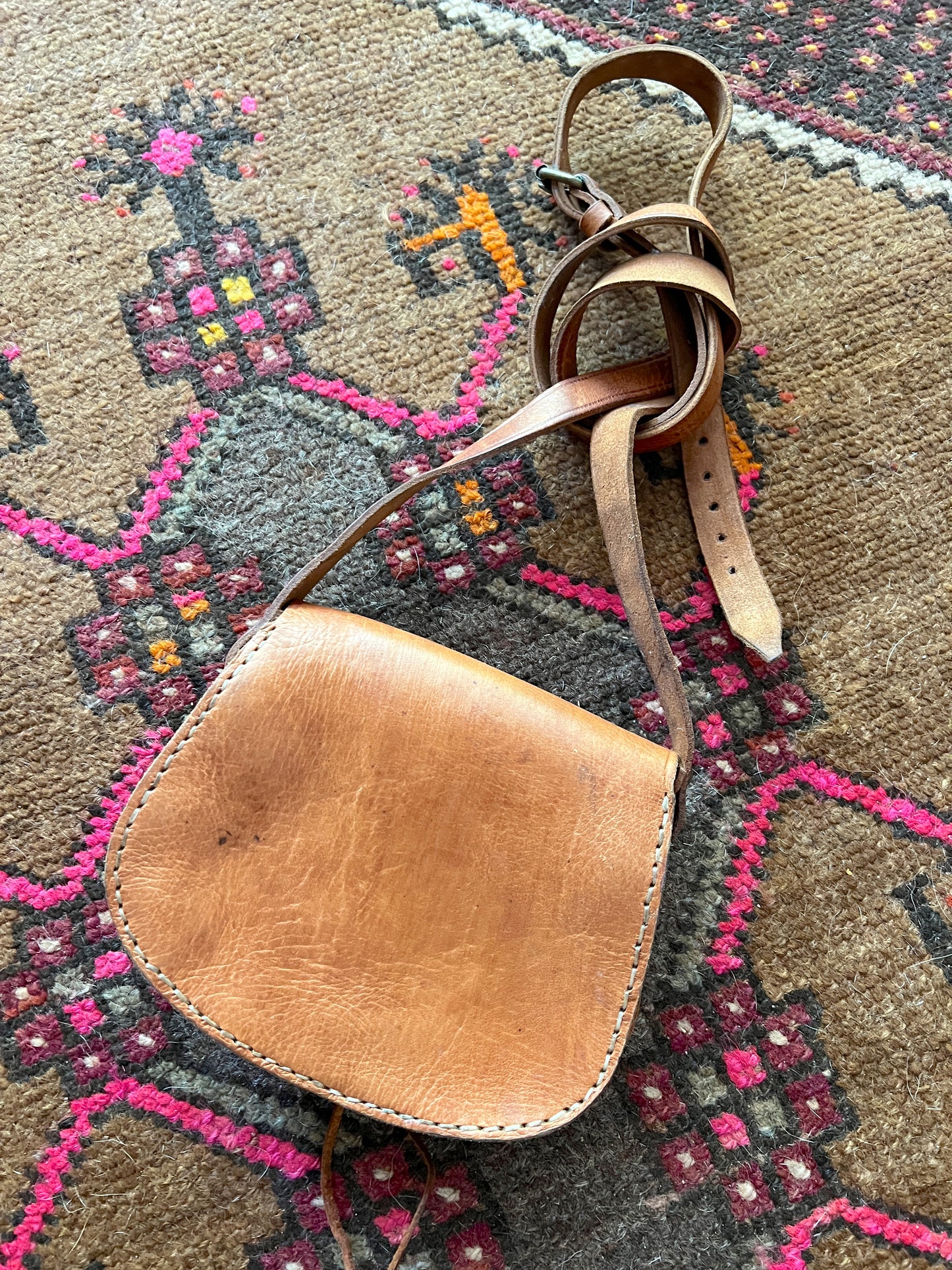 VINTAGE 70's Tooled Leather Tan Bag