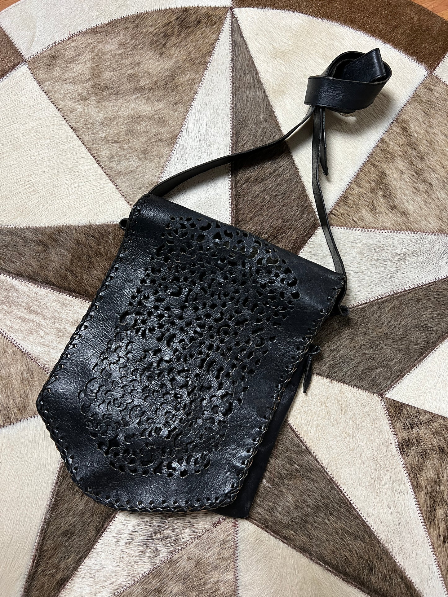VINTAGE 90's Leather Cut Out Black Satchel Bag