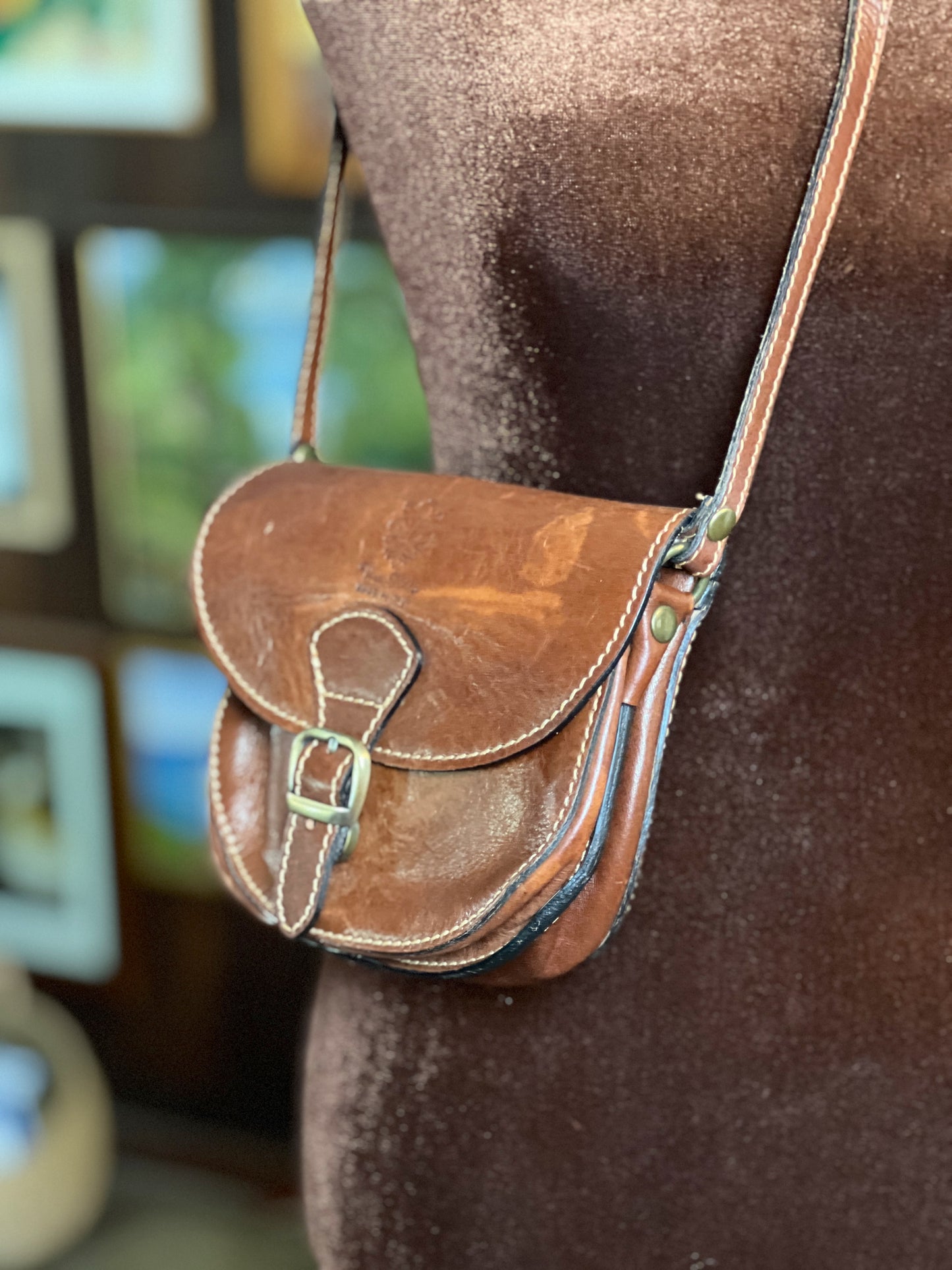 VTG 70’s Leather Buckle Shoulder Bag