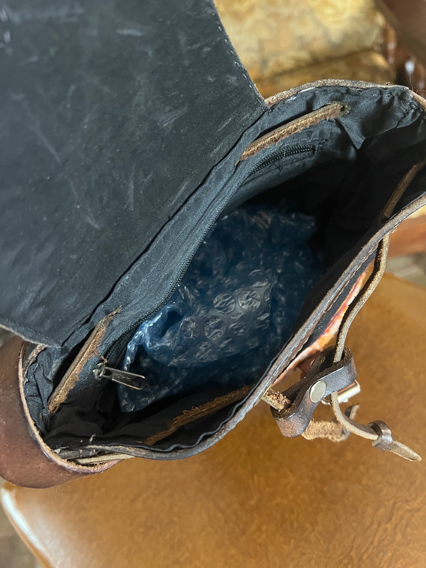 VINTAGE 80's Woven + Leather Shoulder Bag