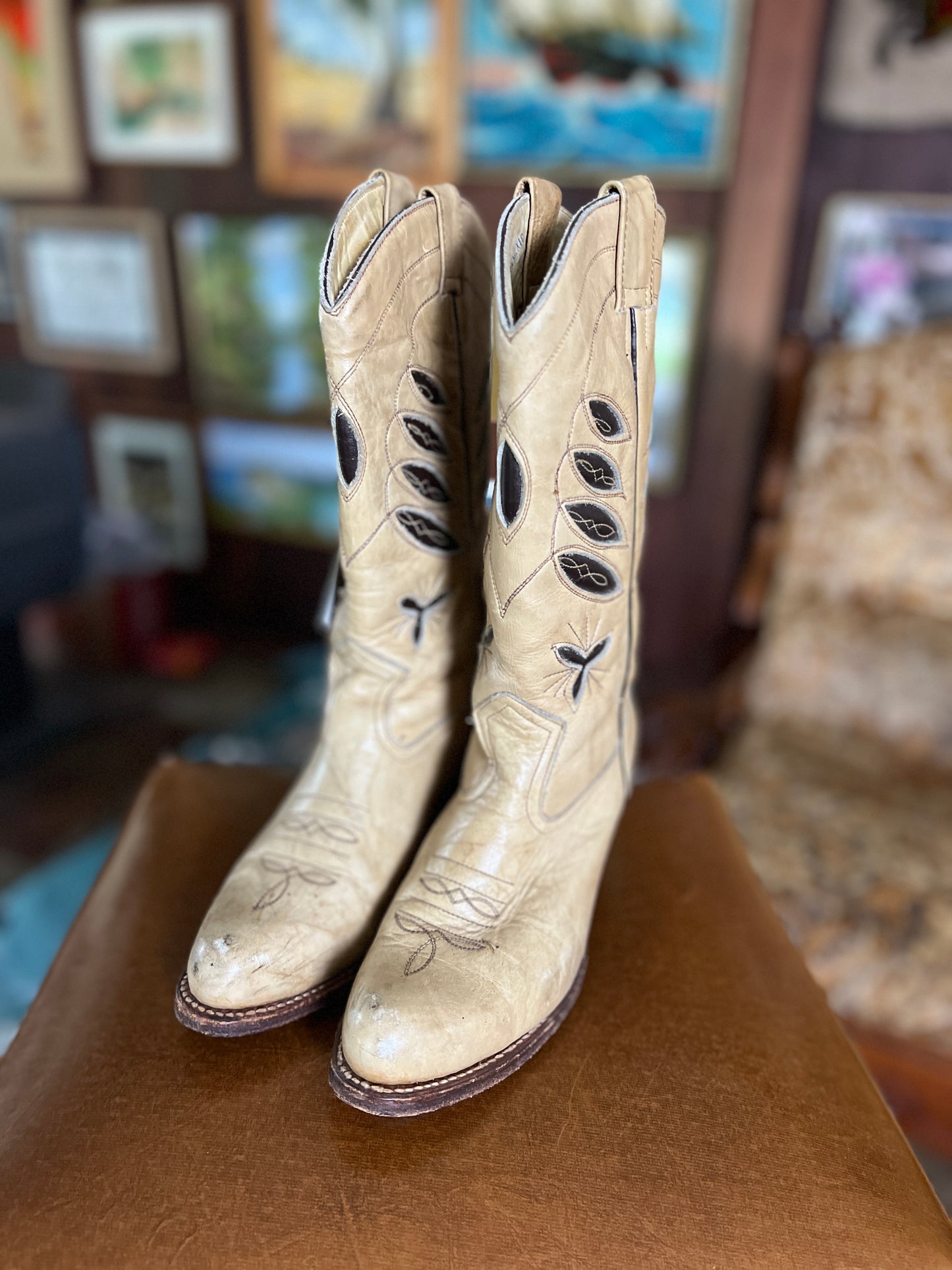 VINTAGE 70's Cream Cut Out Mexican Cowboy Boots 6.5/37
