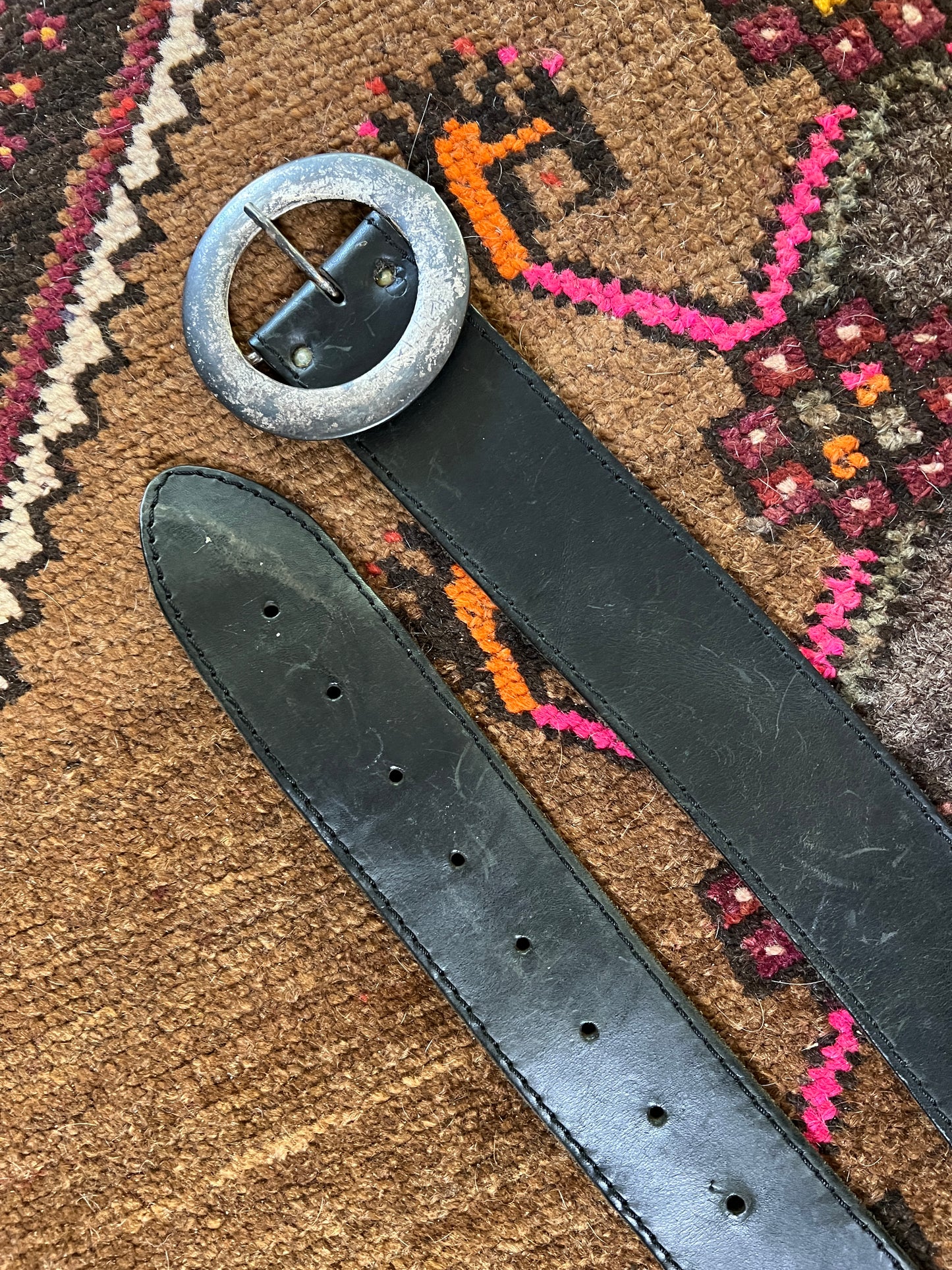 VINTAGE 60's Black Leather Round Buckle Belt 8-14