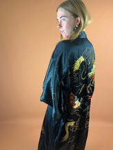 Load image into Gallery viewer, VTG 80&#39;s Dragon Embroidered Kimono OS