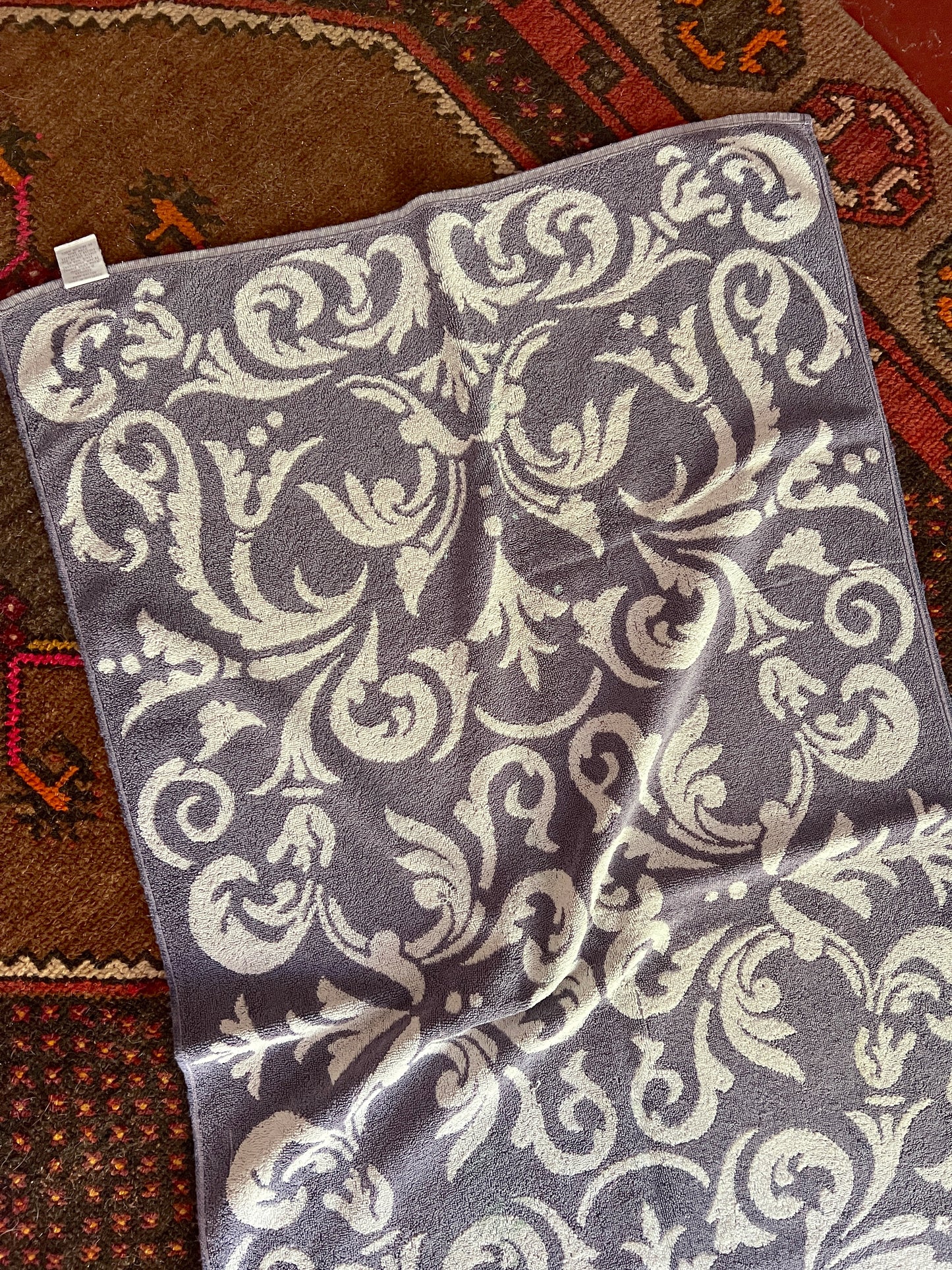 VINTAGE 70's Navy Floral Towel