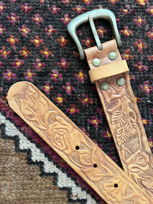 VTG 70's Tooled Brown Leather Belt 12-14