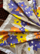 Load image into Gallery viewer, VTG 70&#39;s/80&#39;s Floral Scarf