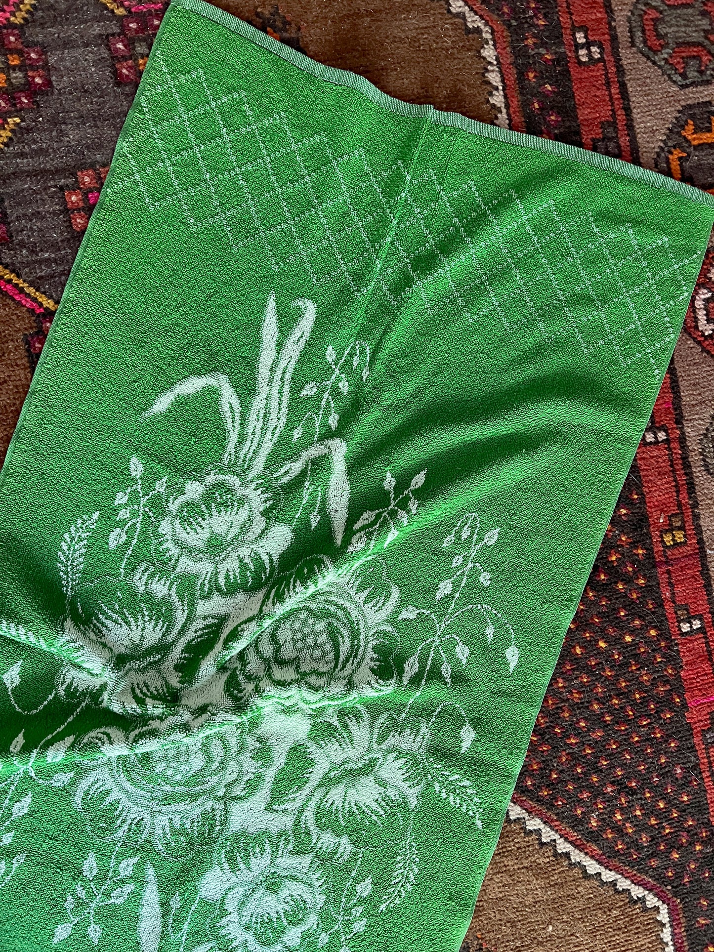 VINTAGE 60's Green Floral Towel