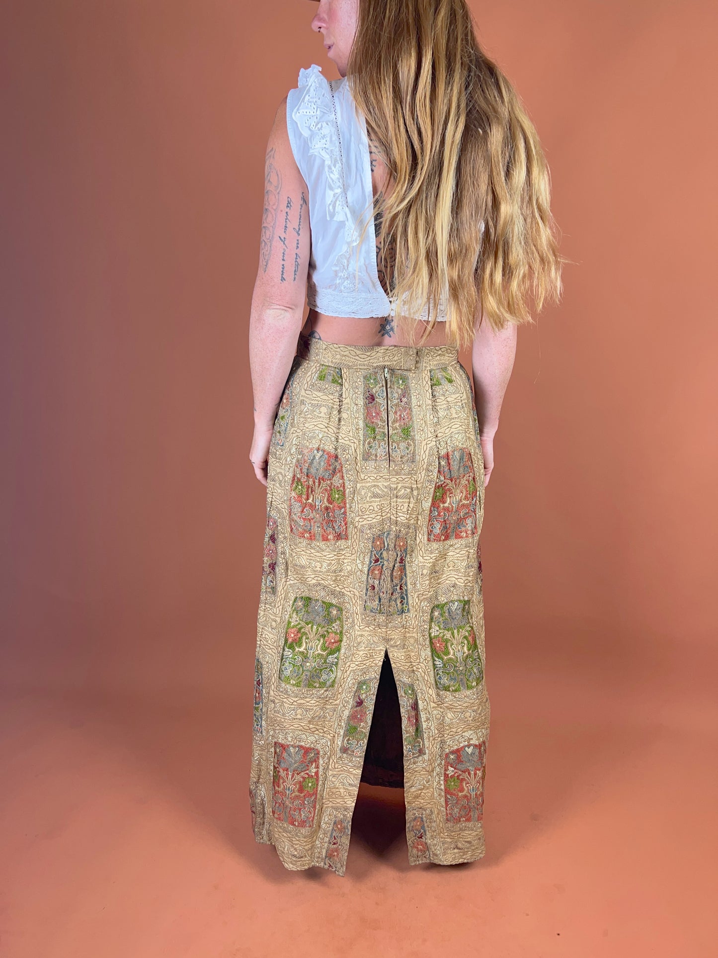 VINTAGE 70’s Embroidered Maxi Skirt 10