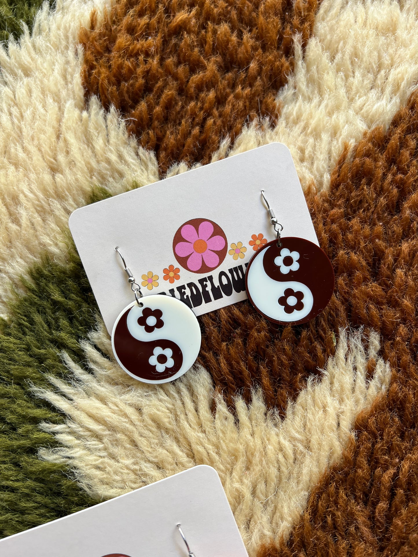 FRIED FLOWERS Retro inspired flower power Yin and Yang earrings: Cream/brown