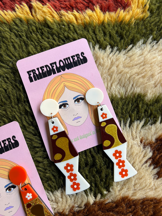 FRIED FLOWERS Trippy retro flower power lava lamp earrings: Cream
