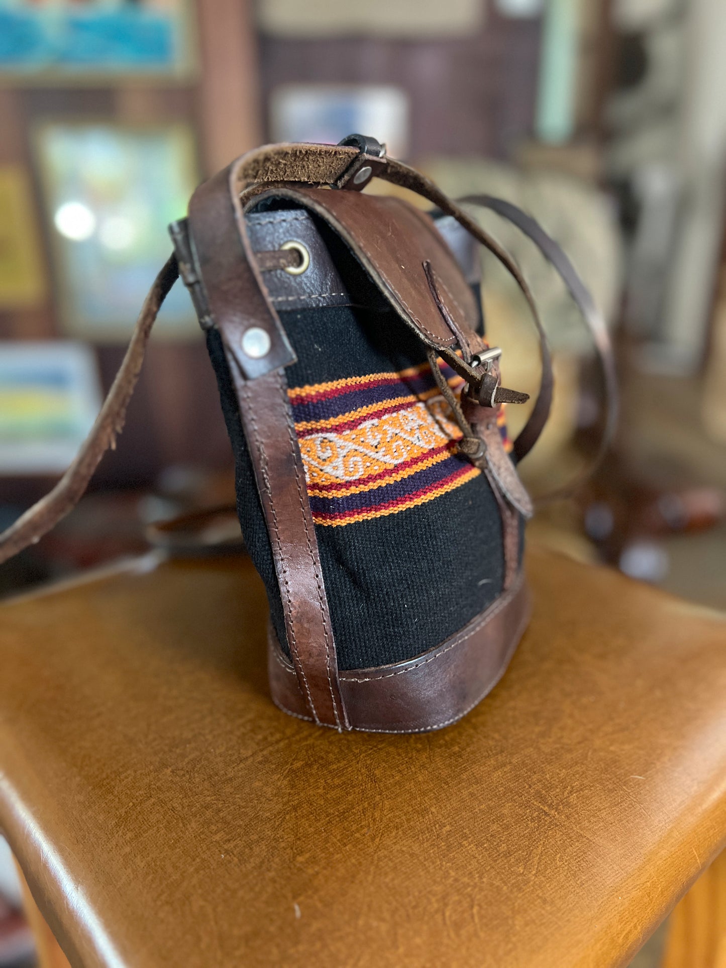 VINTAGE 80's Woven + Leather Shoulder Bag