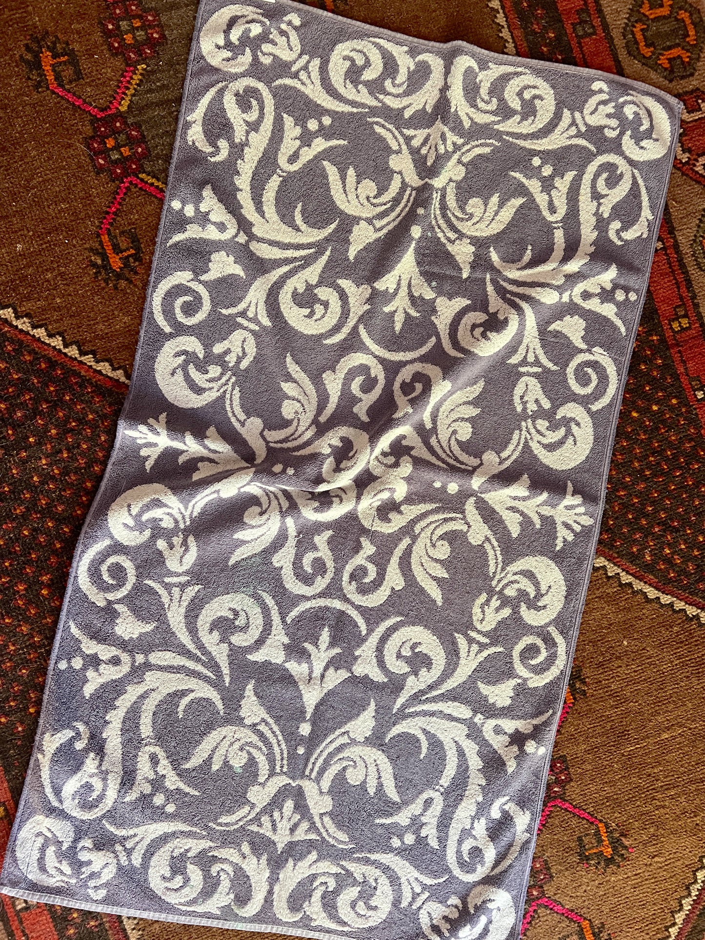 VINTAGE 70's Navy Floral Towel