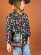 Load image into Gallery viewer, VTG 80&#39;s/90&#39;s Brown &amp; Black Leather Shoulder Bag