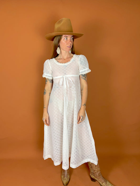 VINTAGE 60's Lace Dress 8-10