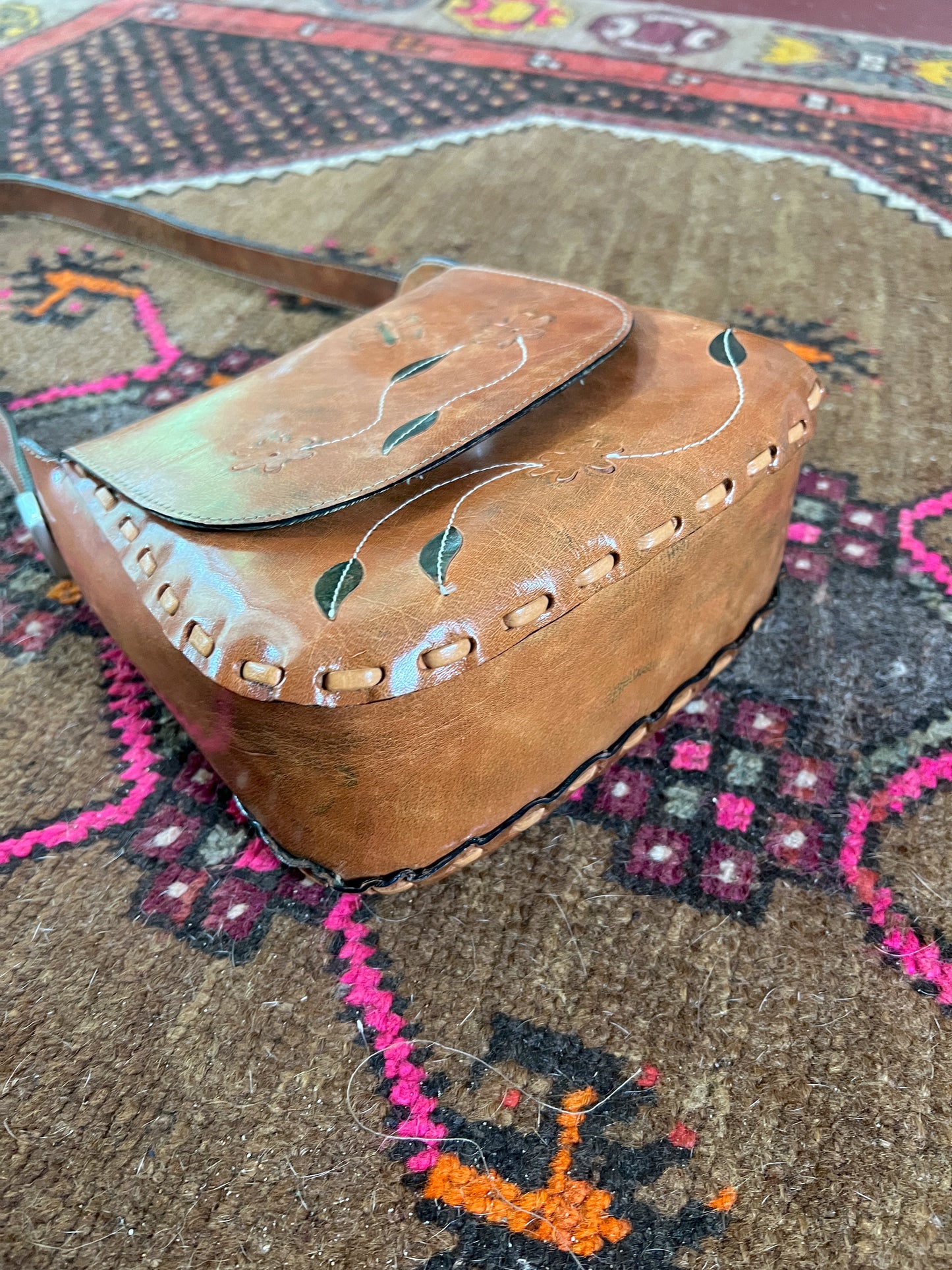 VINTAGE 80’s Leather Tooled Shoulder Bag