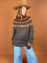Load image into Gallery viewer, VTG 60&#39;s/70&#39;s Scandinavian Hand Made Knit Wool Jumper 12-14