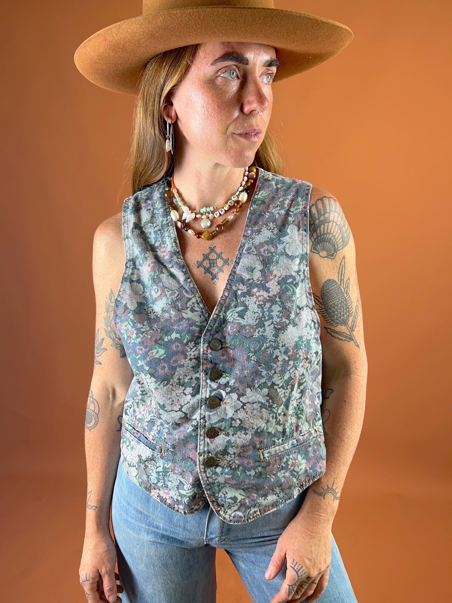 VINTAGE 70’s Denim Floral Vest 10