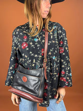 Load image into Gallery viewer, VTG 80&#39;s/90&#39;s Brown &amp; Black Leather Shoulder Bag
