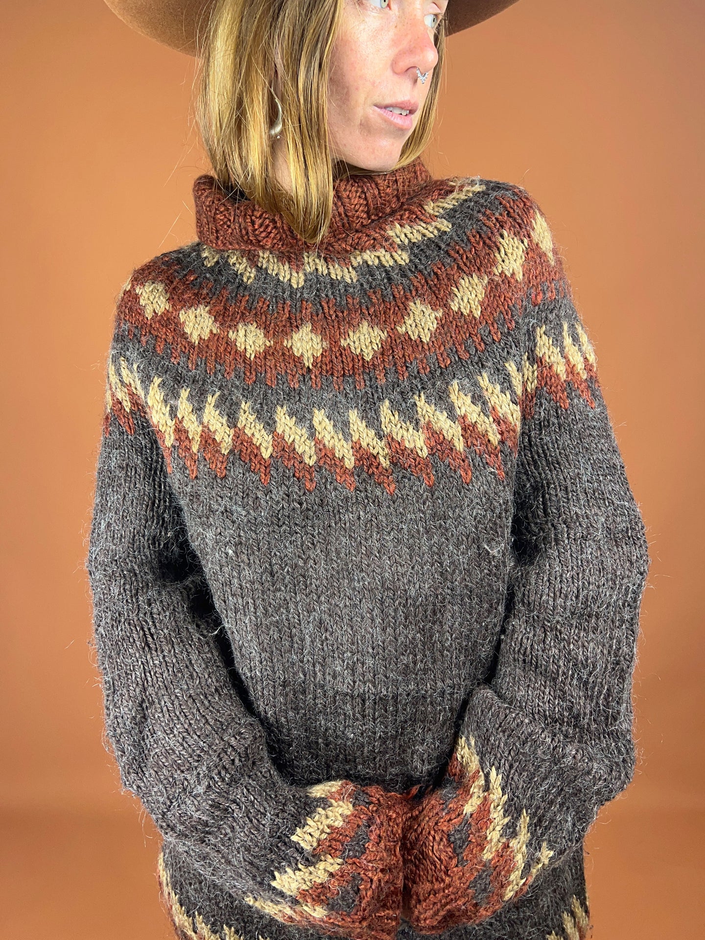 VTG 60's/70's Scandinavian Hand Made Knit Wool Jumper 12-14