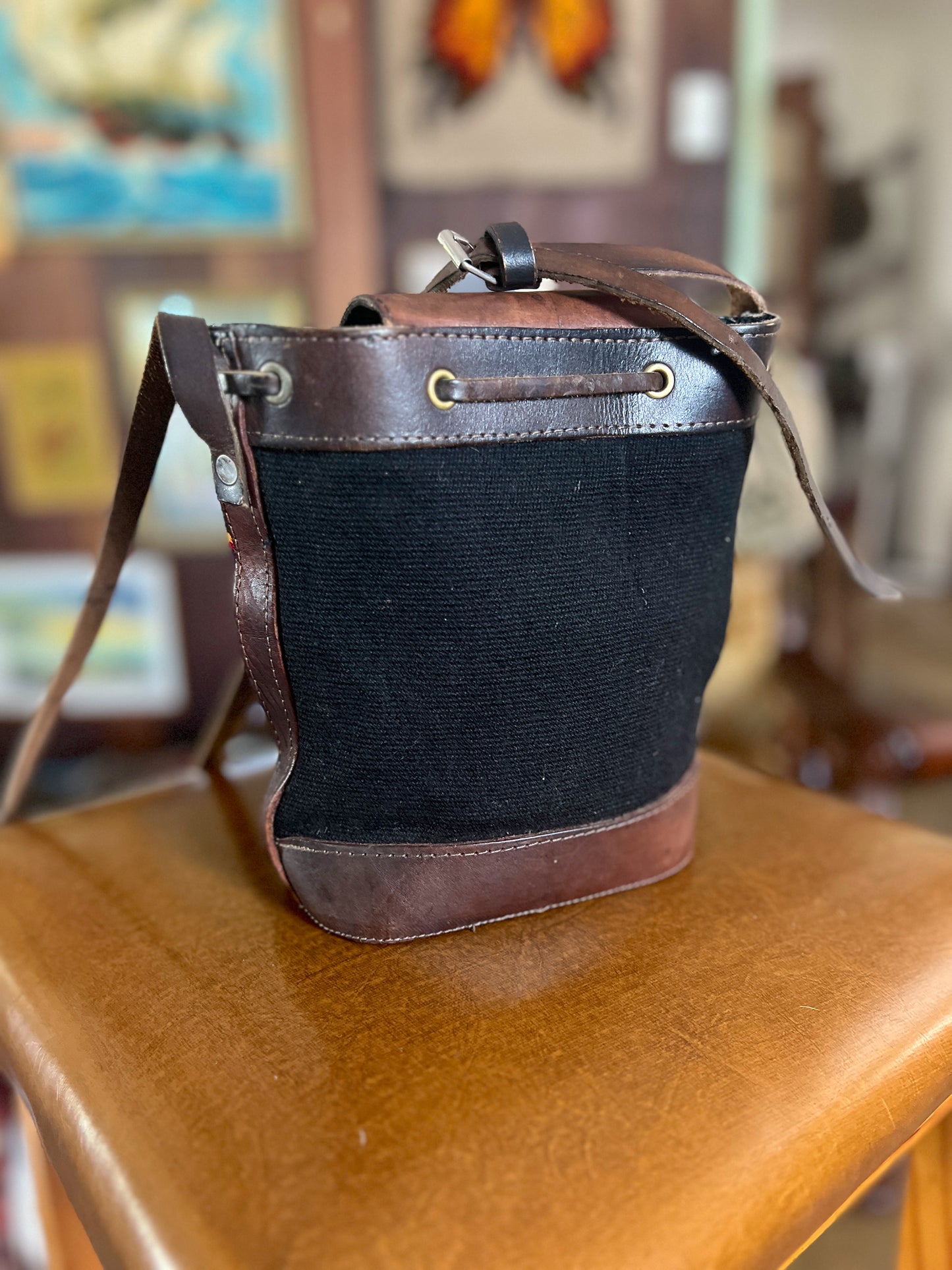 VINTAGE 80's Woven + Leather Shoulder Bag