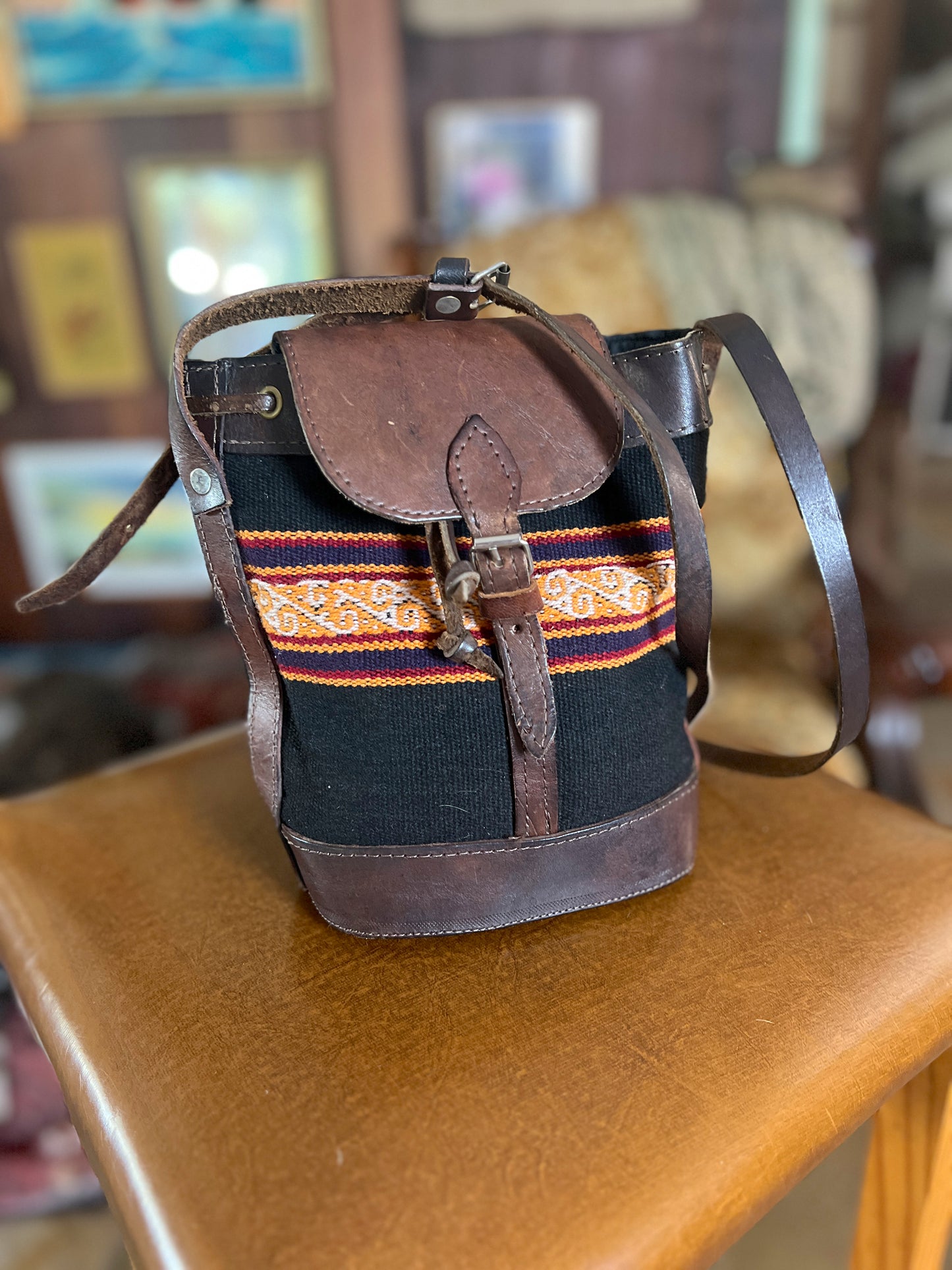 VINTAGE 80's Woven + Leather Shoulder Bag