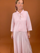 Load image into Gallery viewer, VTG 40&#39;s/50&#39;s Crochet Bed Jacket Free Size
