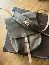Load image into Gallery viewer, VTG 80&#39;s/90&#39;s USA Satchel Bag