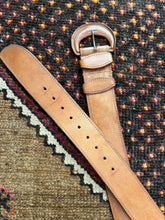 Load image into Gallery viewer, VTG 60&#39;s/70&#39;s Tan Brown Leather Belt 12-16