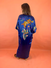Load image into Gallery viewer, VTG 80&#39;s Silk Chinese Embroidered Kimono OS