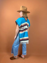 Load image into Gallery viewer, VTG 70&#39;s/80&#39;s Woven Poncho 12-14