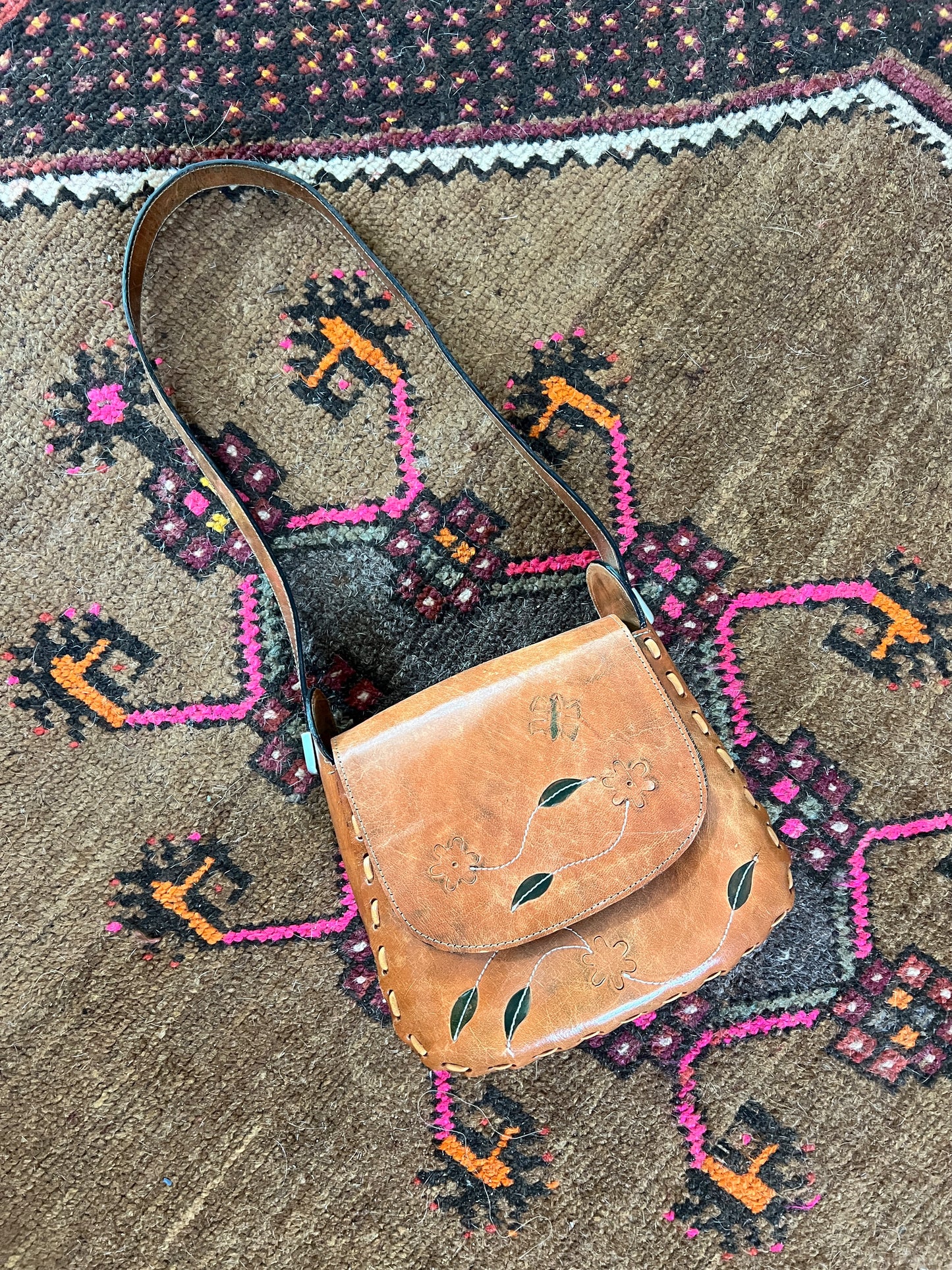VINTAGE 80’s Leather Tooled Shoulder Bag