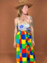 Load image into Gallery viewer, VTG 70&#39;s/80&#39;s Floral Scarf