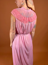 Load image into Gallery viewer, VTG 40&#39;s/50&#39;s Hand Made Night Dress 12-14