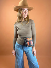 Load image into Gallery viewer, VTG 90&#39;s Long Sleeve T-shirt 6-8