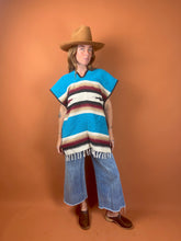 Load image into Gallery viewer, VTG 70&#39;s/80&#39;s Woven Poncho 12-14