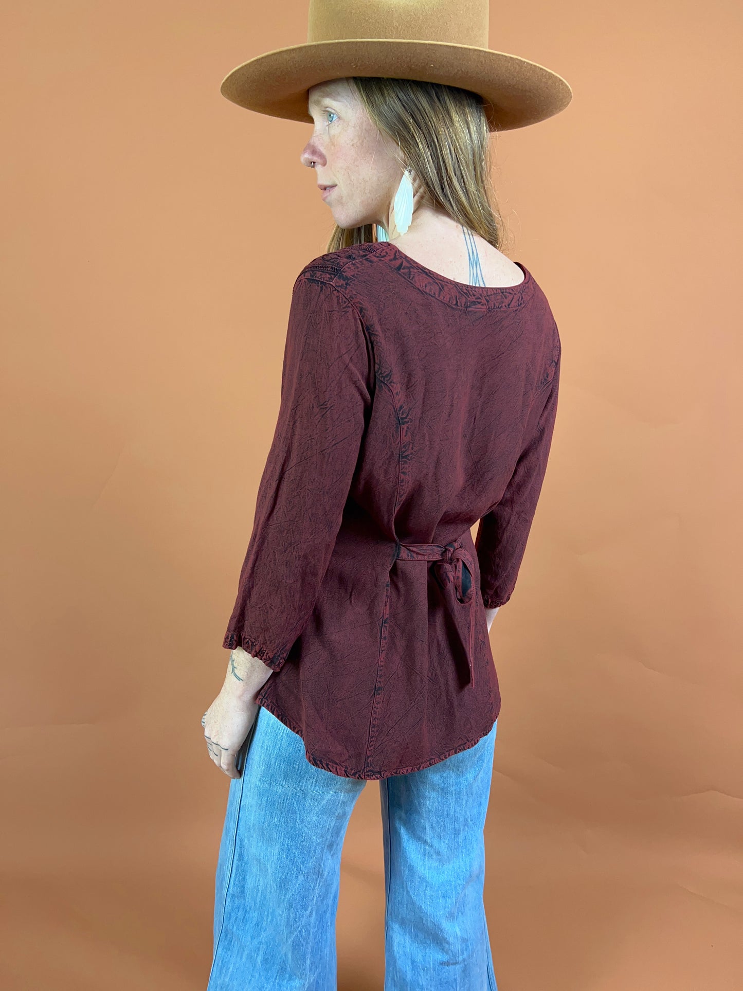 VINTAGE 90’s/Y2K Embroidered Shirt 8-10