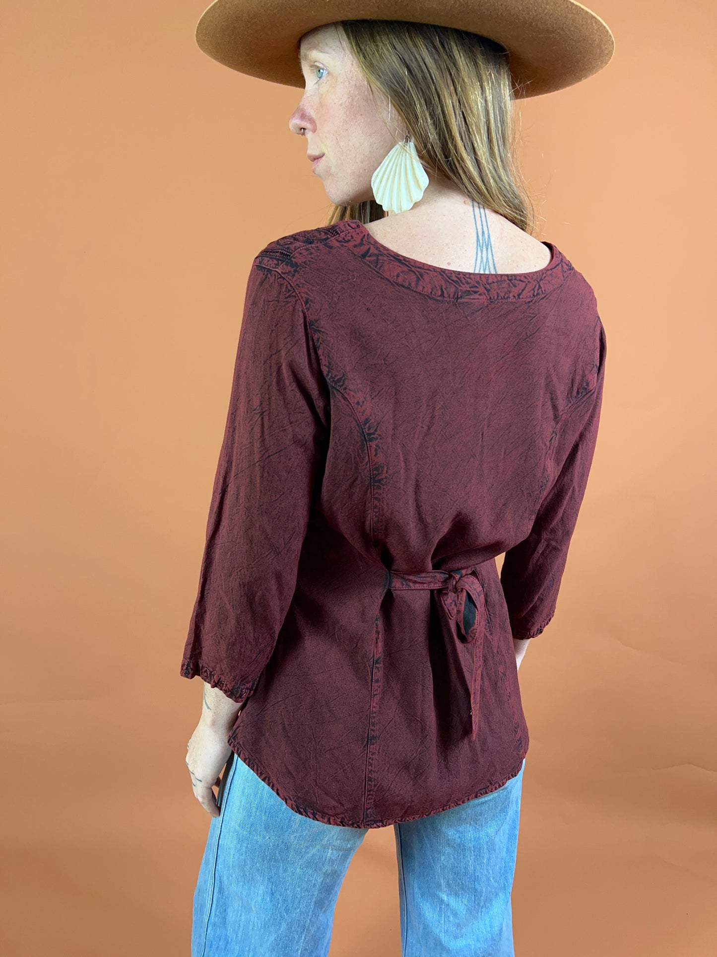 VINTAGE 90’s/Y2K Embroidered Shirt 8-10