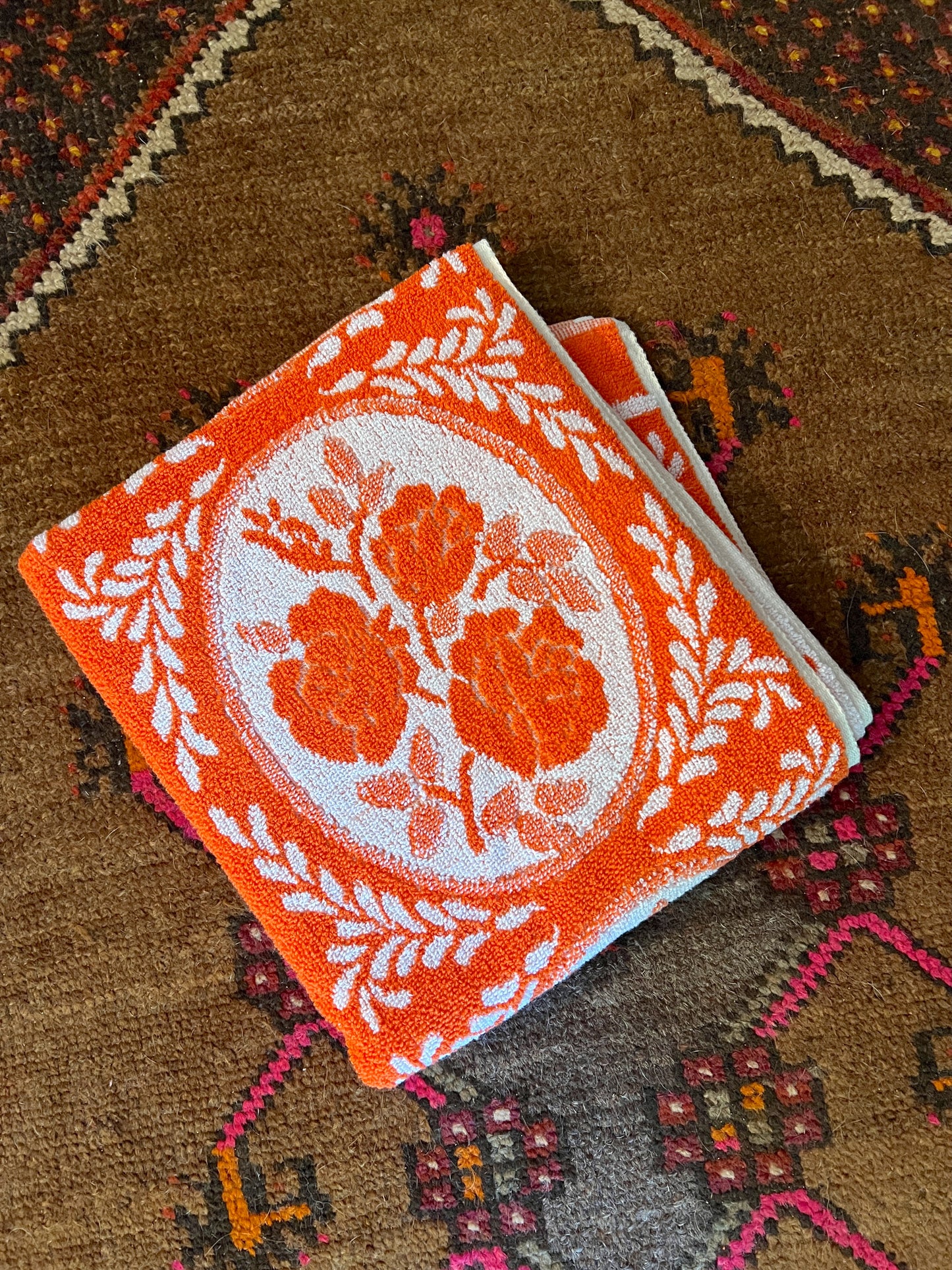 VINTAGE 70's Orange Floral Towel