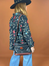 Load image into Gallery viewer, VTG 80&#39;s/90&#39;s Brown &amp; Black Leather Shoulder Bag