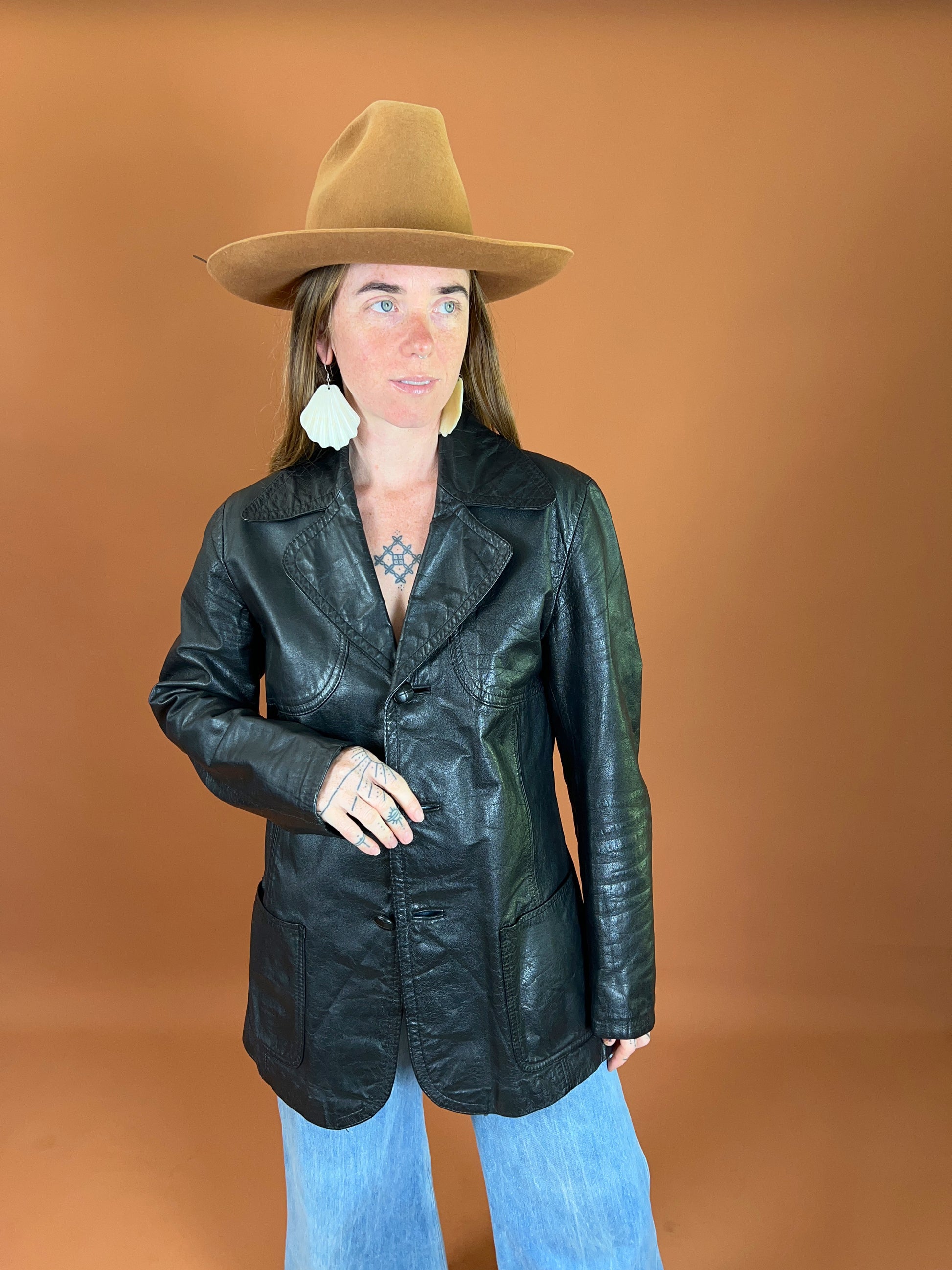 VINTAGE 60's Big Collared Black Leather Jacket 10-12 – Sunflower