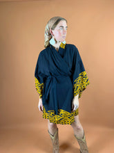 Load image into Gallery viewer, VTG 70&#39;s/80&#39;s Cotton Kimono OS