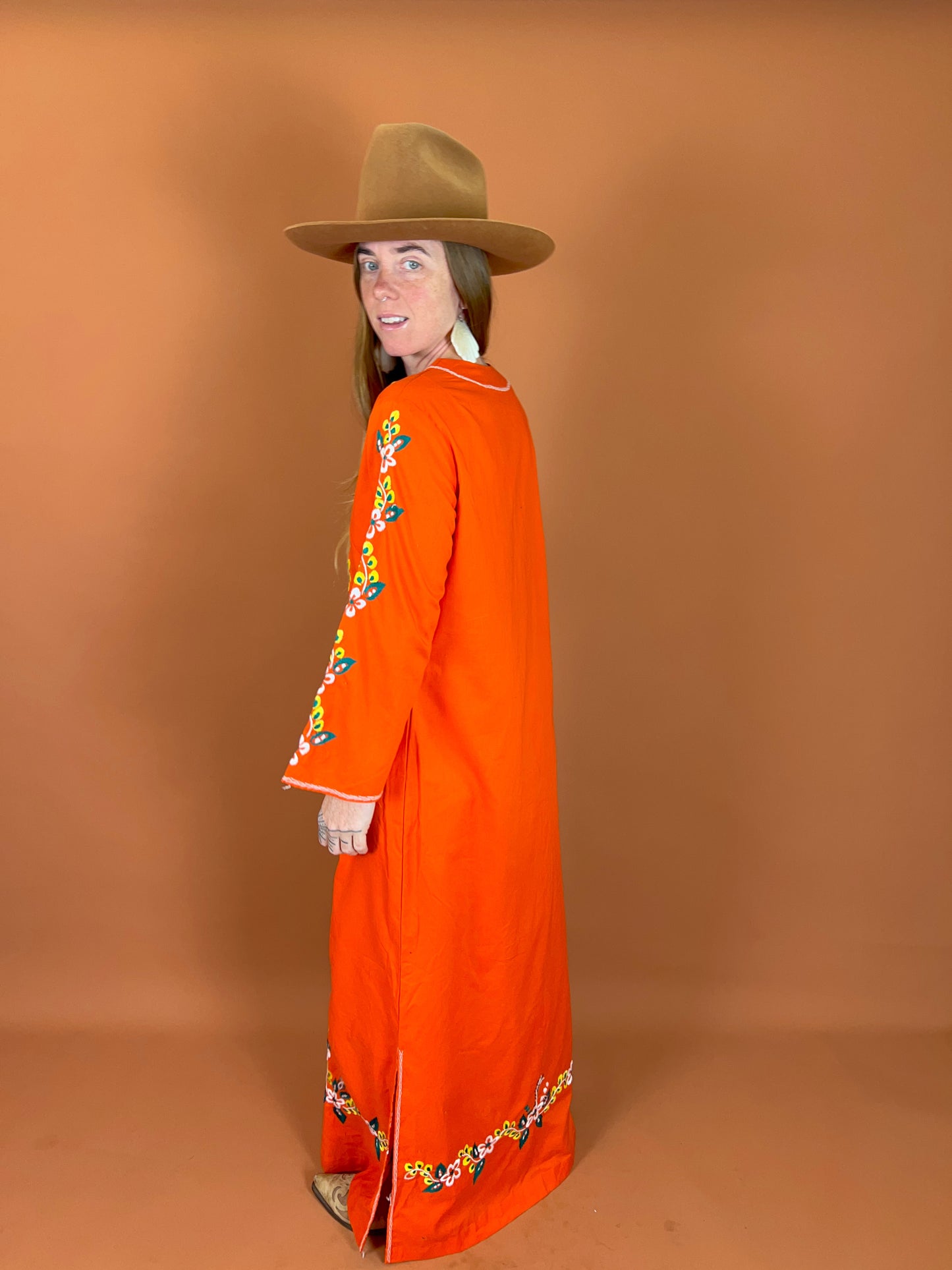 VINTAGE 70's Mexican Cotton Embroidered Kaftan 10