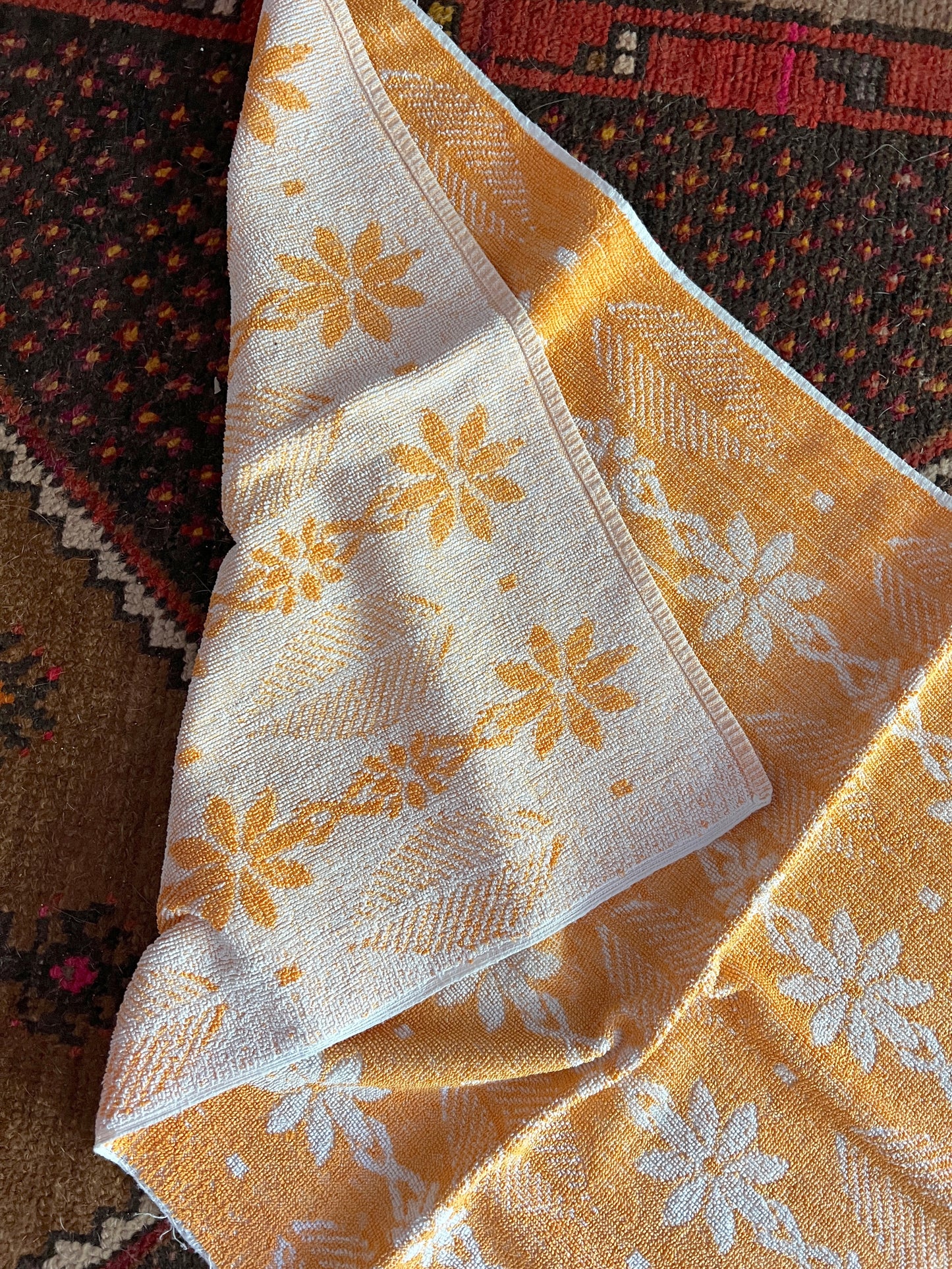 VINTAGE 70's Mustard Floral Towel