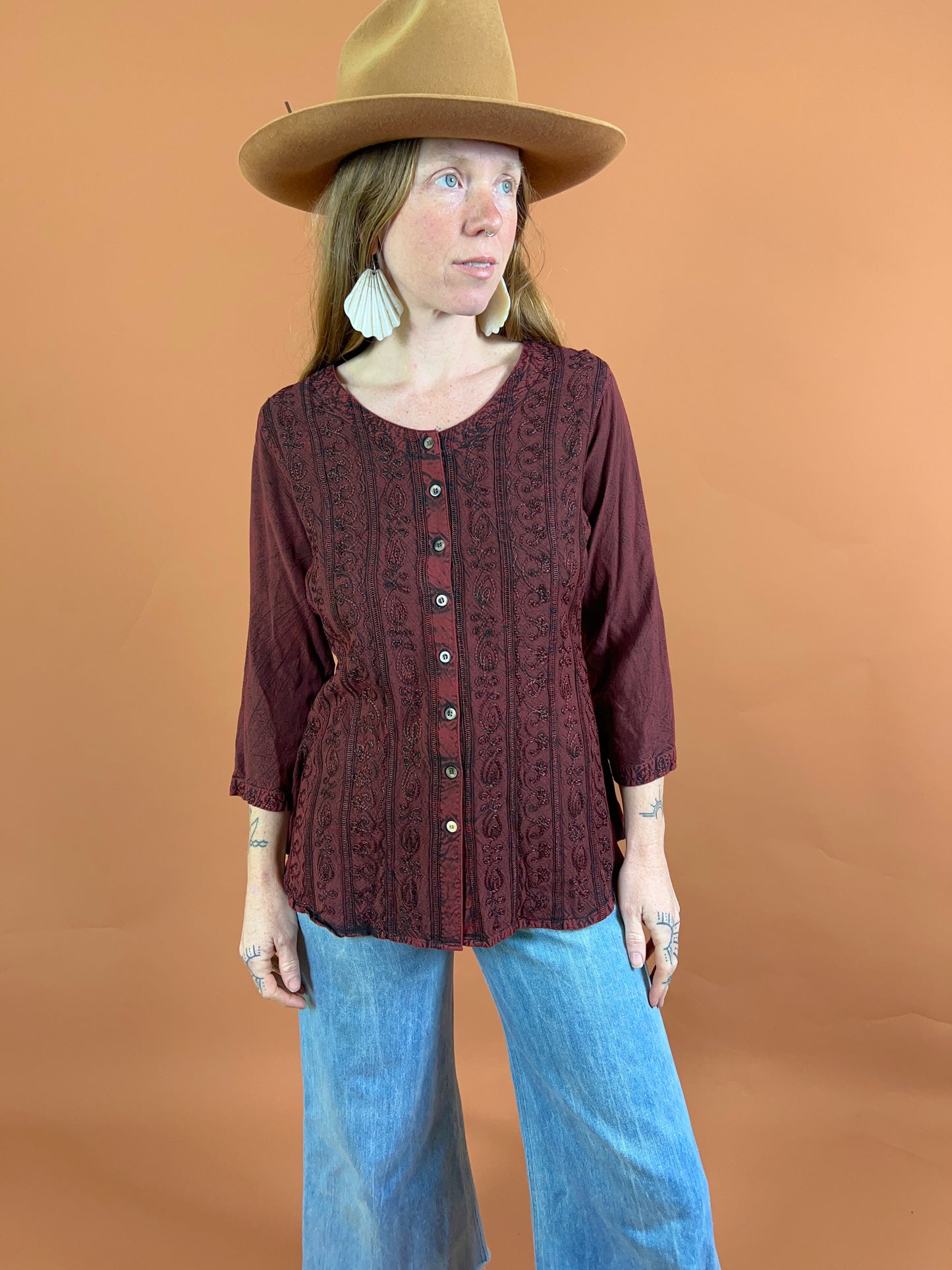 VINTAGE 90’s/Y2K Embroidered Shirt 8-10