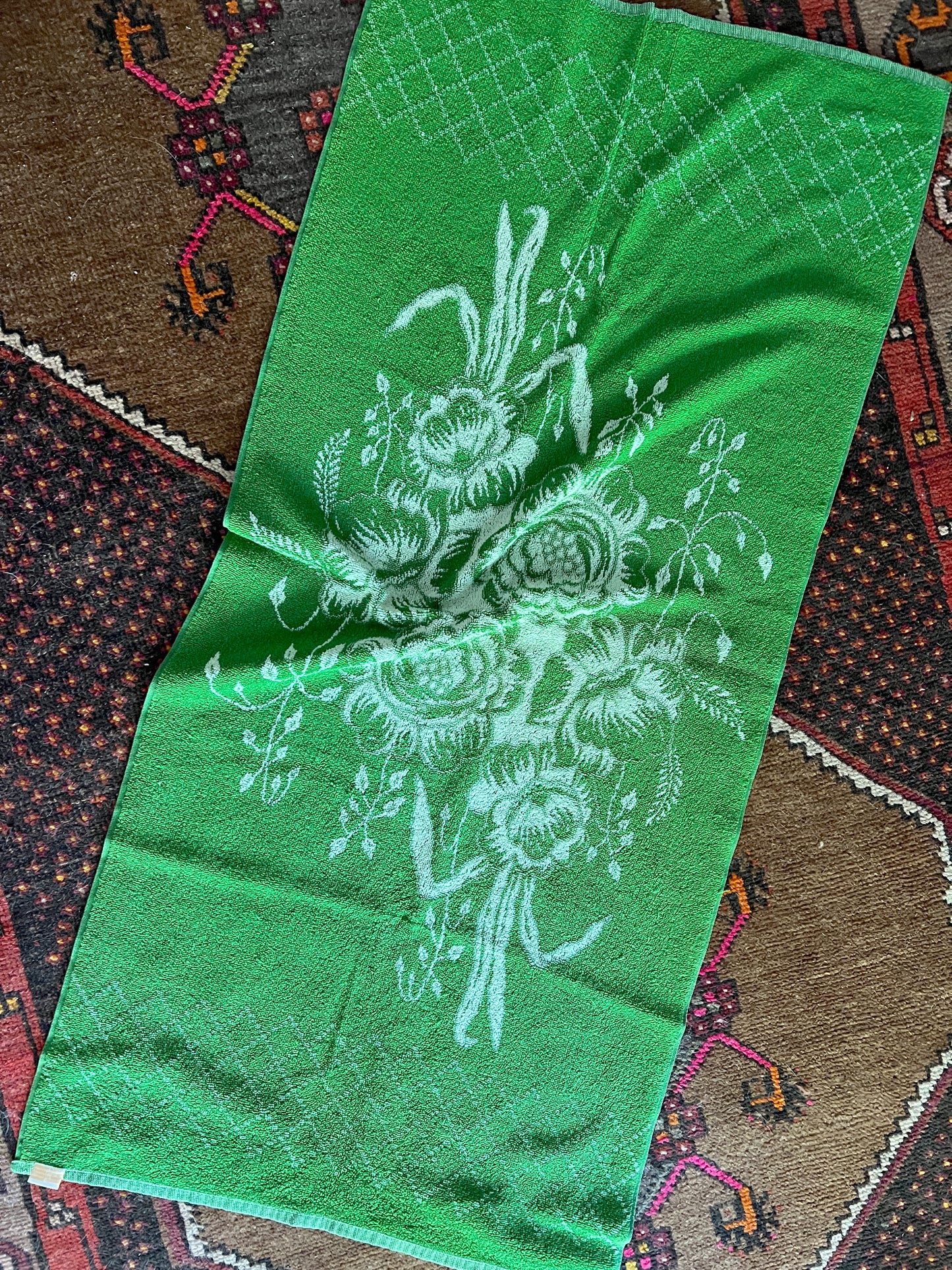 VINTAGE 60's Green Floral Towel