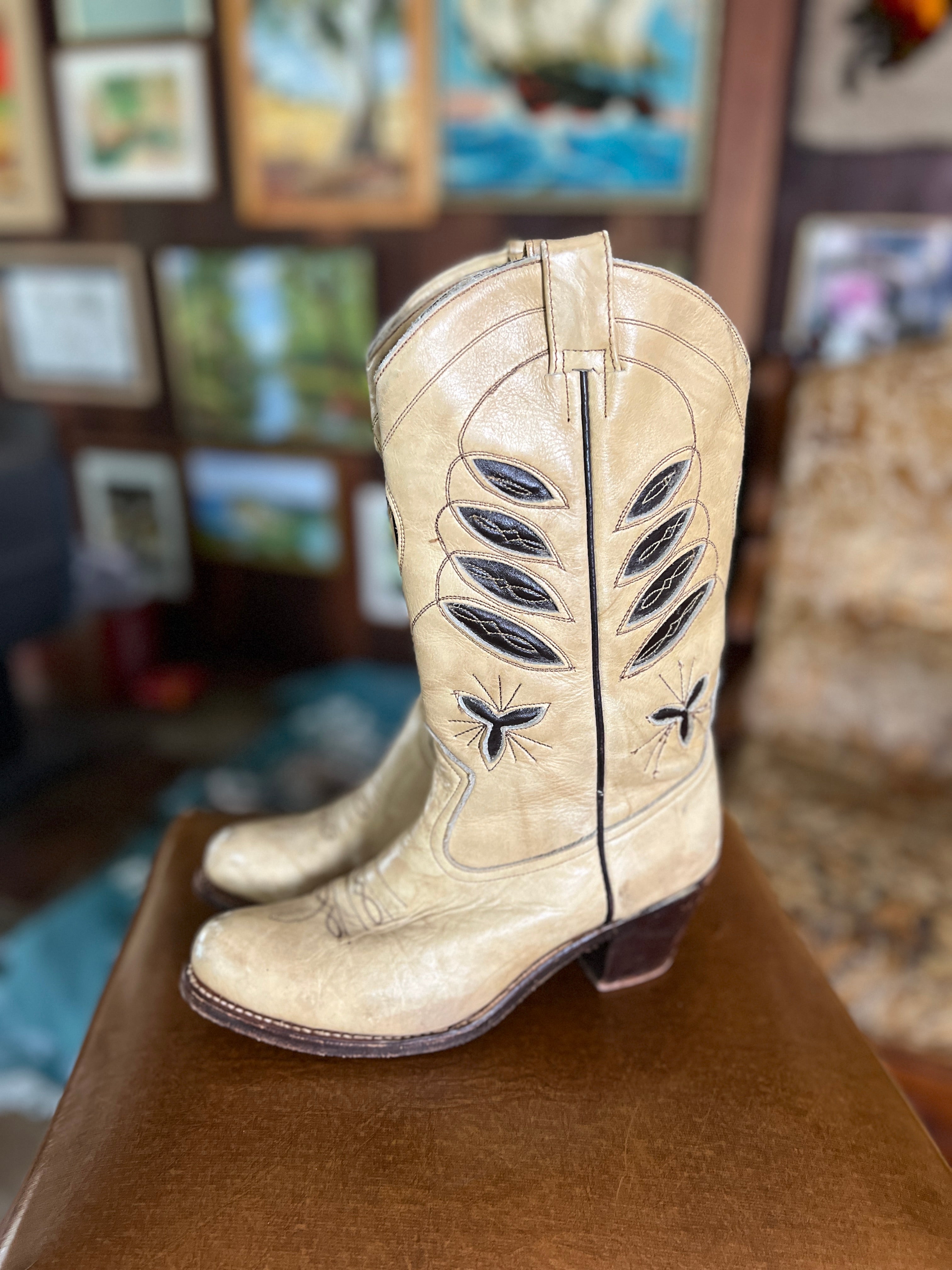 VINTAGE 70's Cream Cut Out Mexican Cowboy Boots 6.5/37